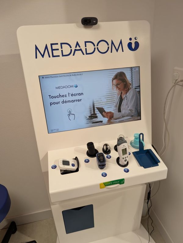 🌟 Nous sommes ravis de vous annoncer le retour de la borne de téléconsultation MEDADOM à la Pharmacie de Saint-Nicolas-de-Redon ! 🌟